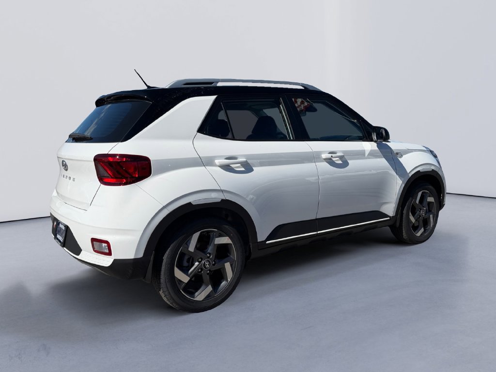 New 2026 Hyundai Venue SEL FWD image 3