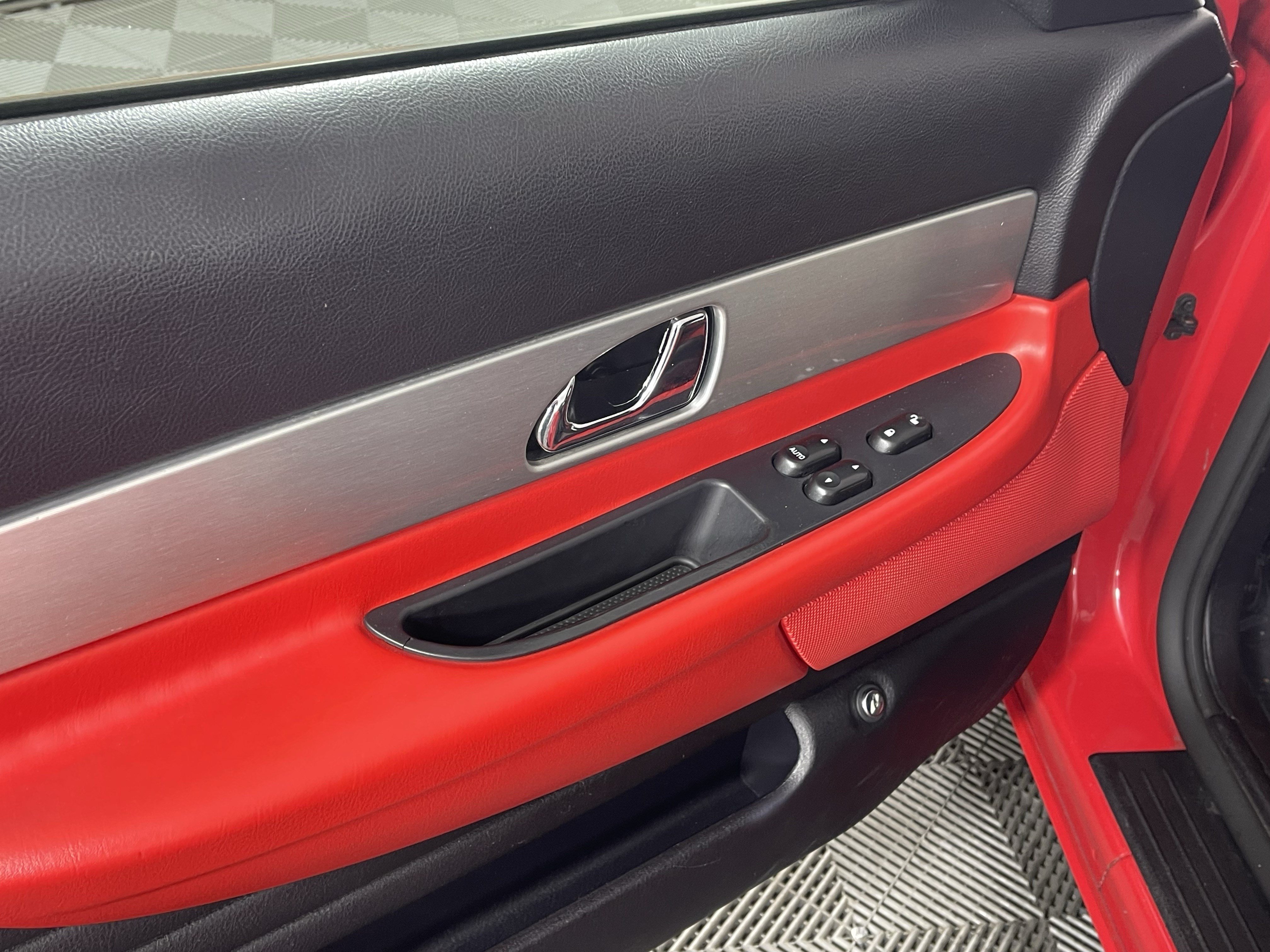 Used 2003 Ford Thunderbird RWD image 13