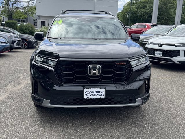 Used 2024 Honda Pilot TrailSport image 2