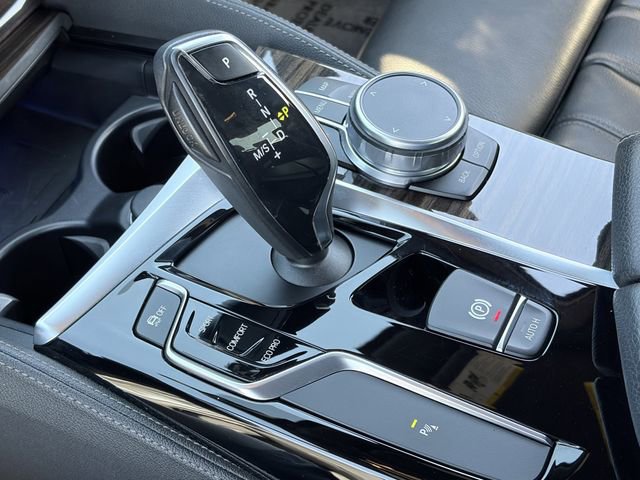 Used 2018 BMW 540i xDrive w/ M Sport Package image 16