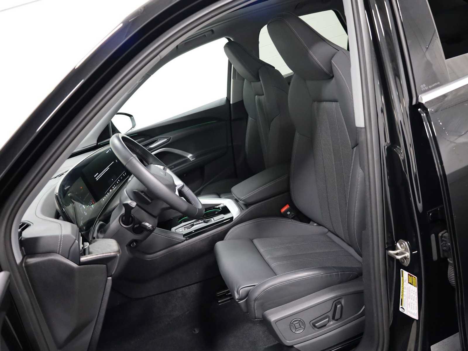 Certified 2025 Audi Q5 Premium w/ Premium Plus AWD/4WD image 5