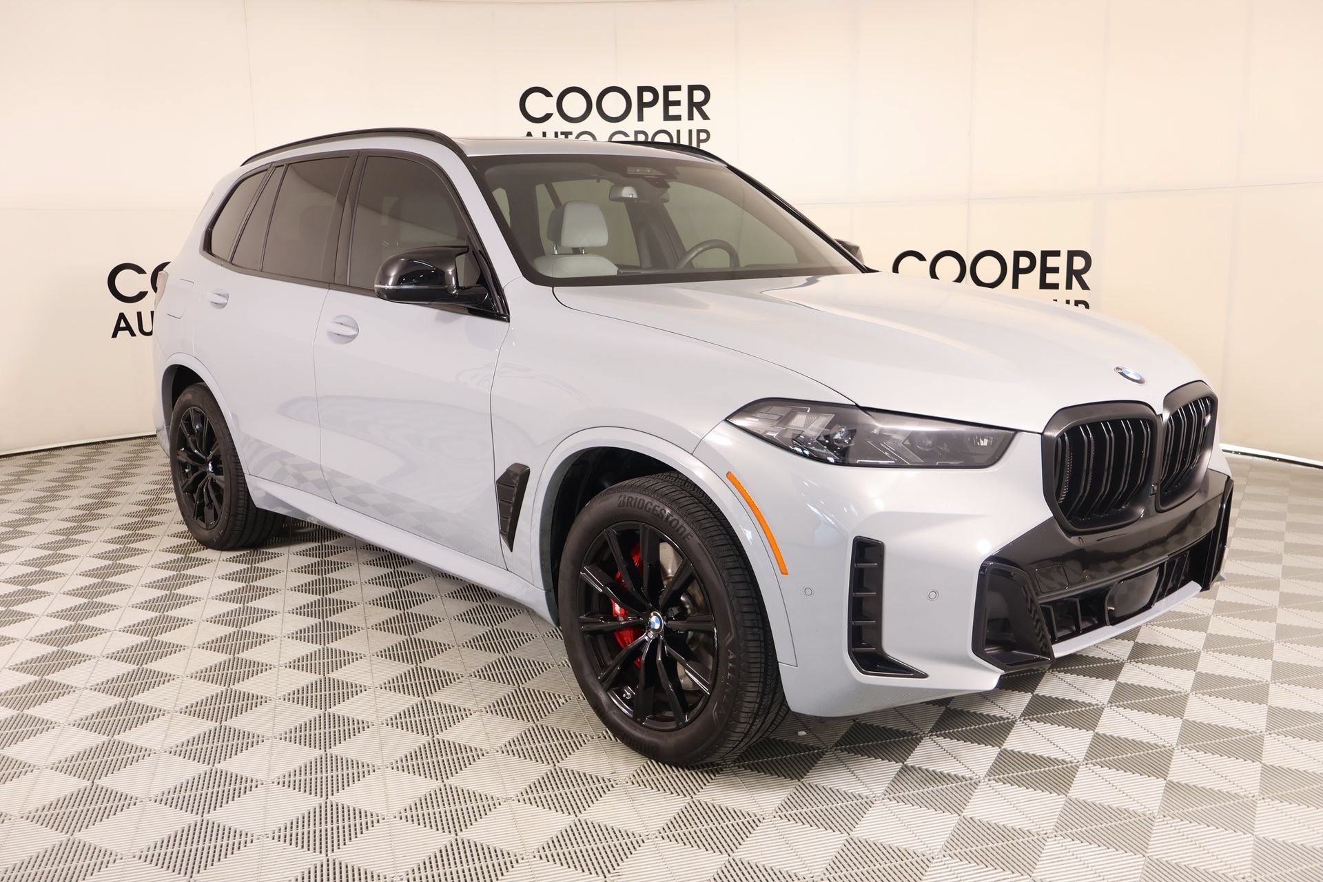 Used 2025 BMW X5 M60i AWD/4WD video 1