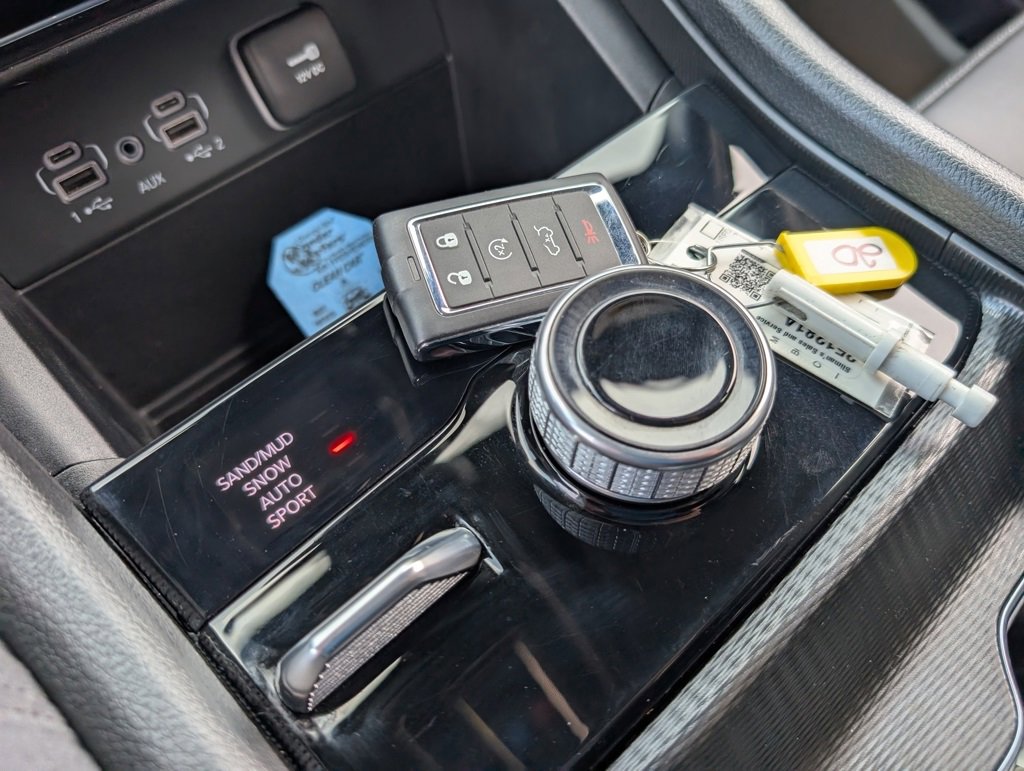 Used 2024 Jeep Grand Cherokee Limited image 29