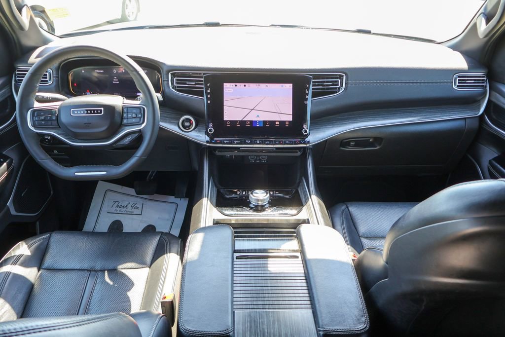 Used 2024 Jeep Wagoneer L Series II RWD image 6