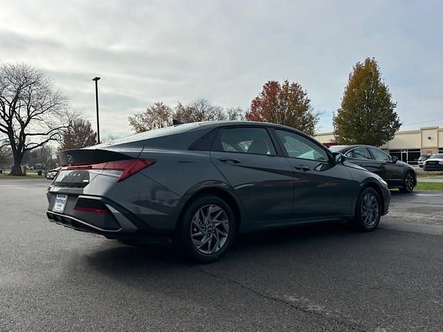 New 2026 Hyundai Elantra Blue image 5