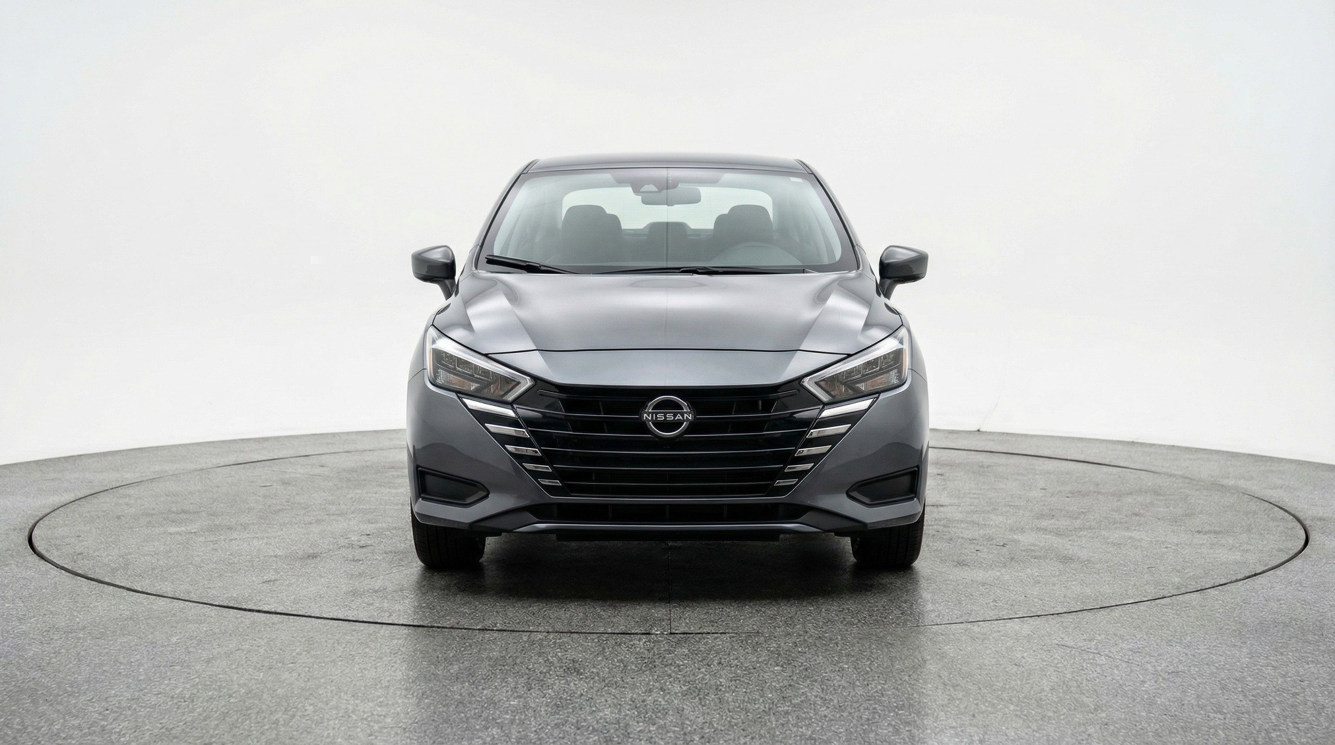 Used 2025 Nissan Versa SV image 2