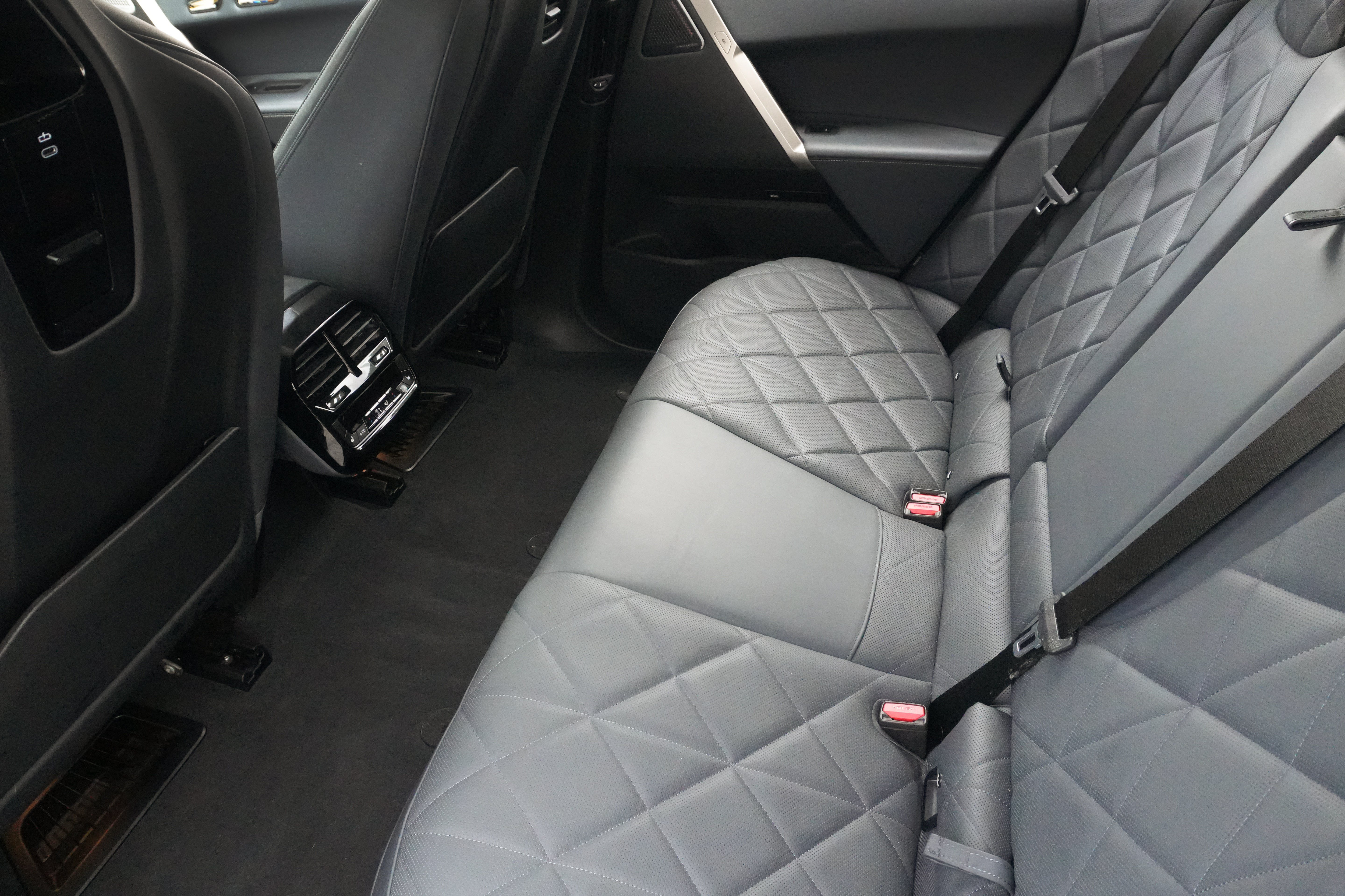 Certified 2024 BMW iX M60 AWD/4WD image 32