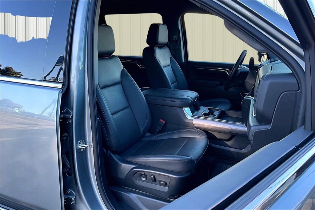 Used 2024 Chevrolet Silverado 2500 LTZ w/ LTZ Plus Package image 17