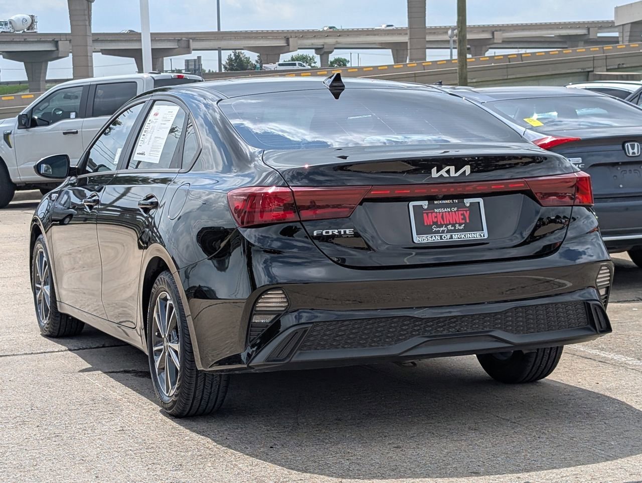 Used 2022 Kia Forte LXS FWD image 4
