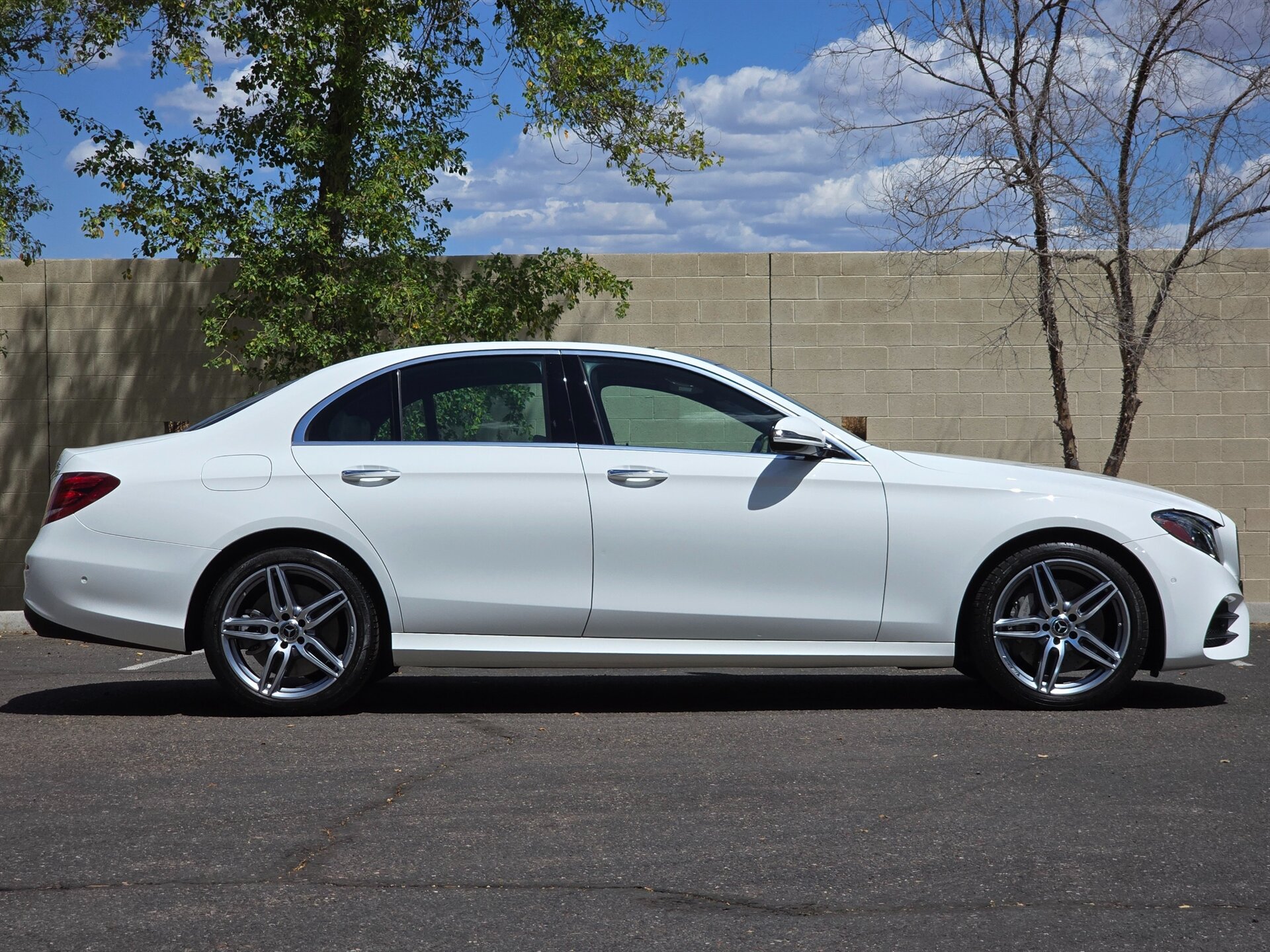 Used 2018 Mercedes-Benz E 400 4MATIC Sedan w/ Premium 1 Package image 10