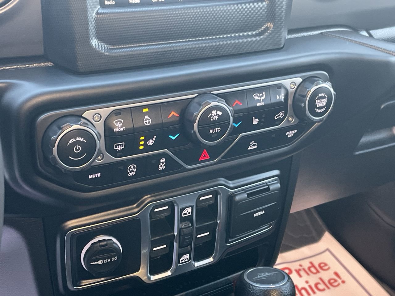 Used 2023 Jeep Gladiator Willys image 34