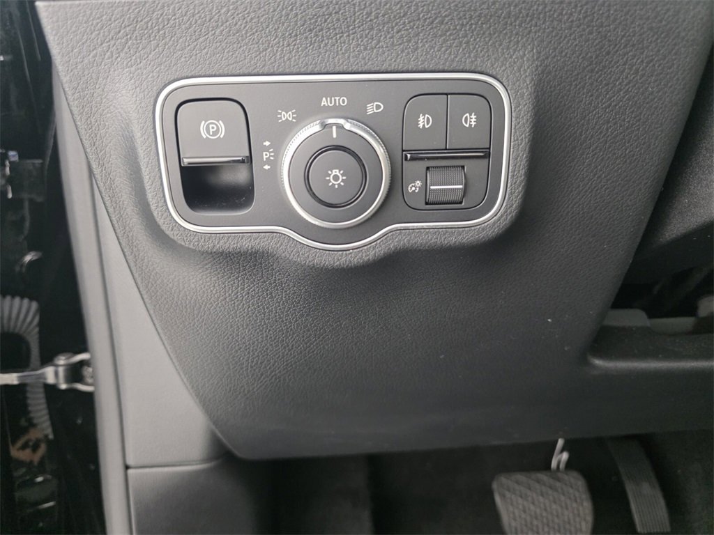 Certified 2025 Mercedes-Benz GLA 250 image 23