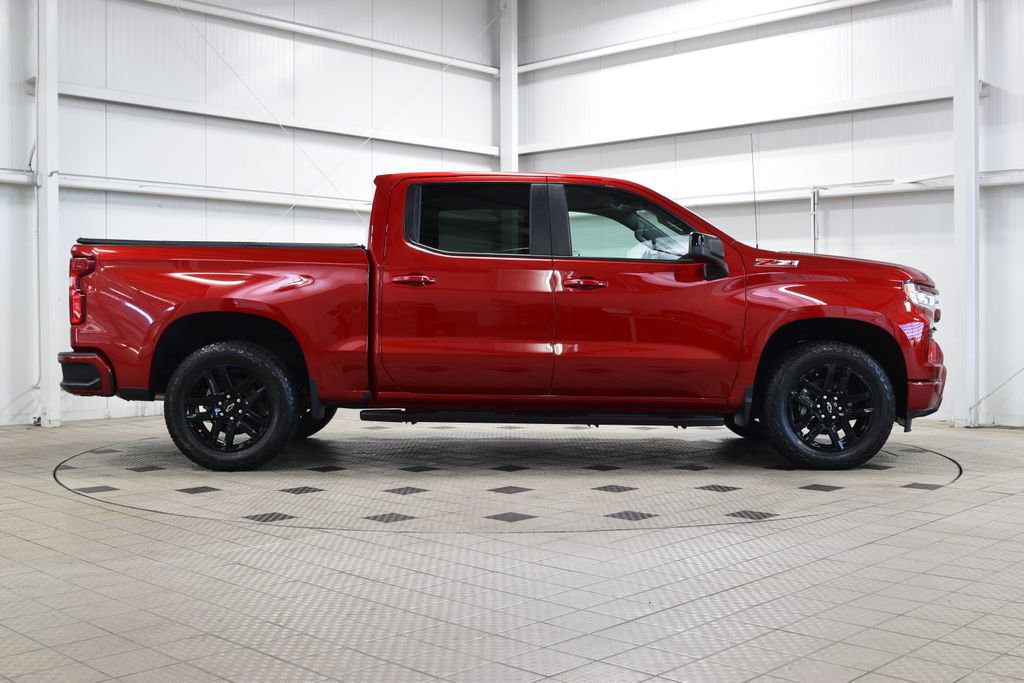 Used 2025 Chevrolet Silverado 1500 RST AWD/4WD image 9