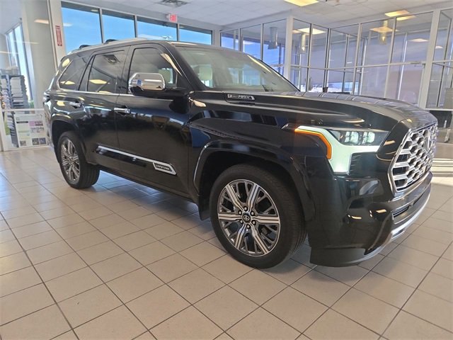 Used 2025 Toyota Sequoia Capstone image 2