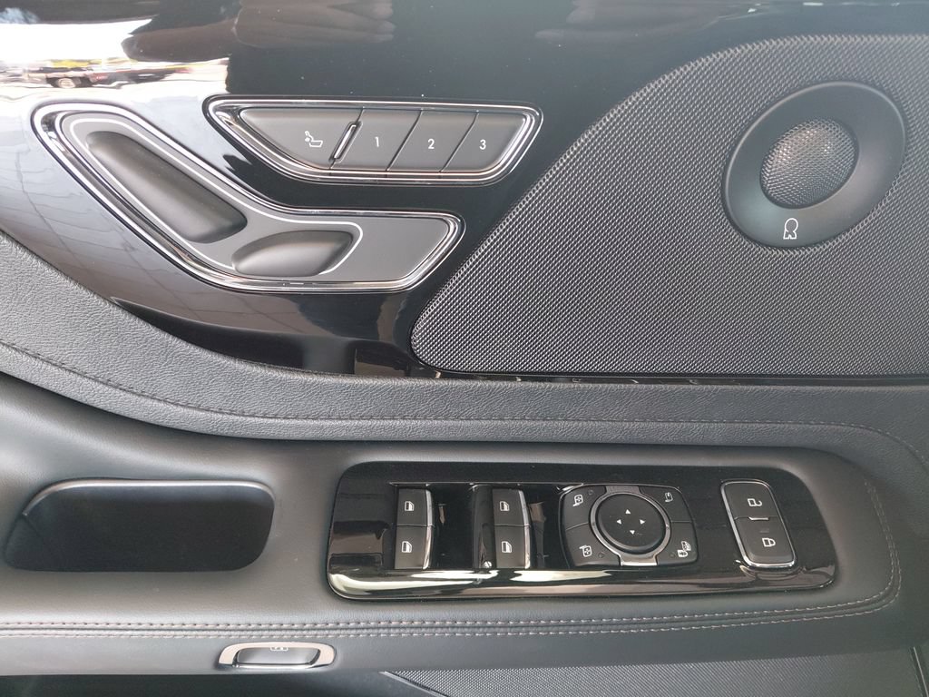 New 2026 Lincoln Aviator AWD image 14