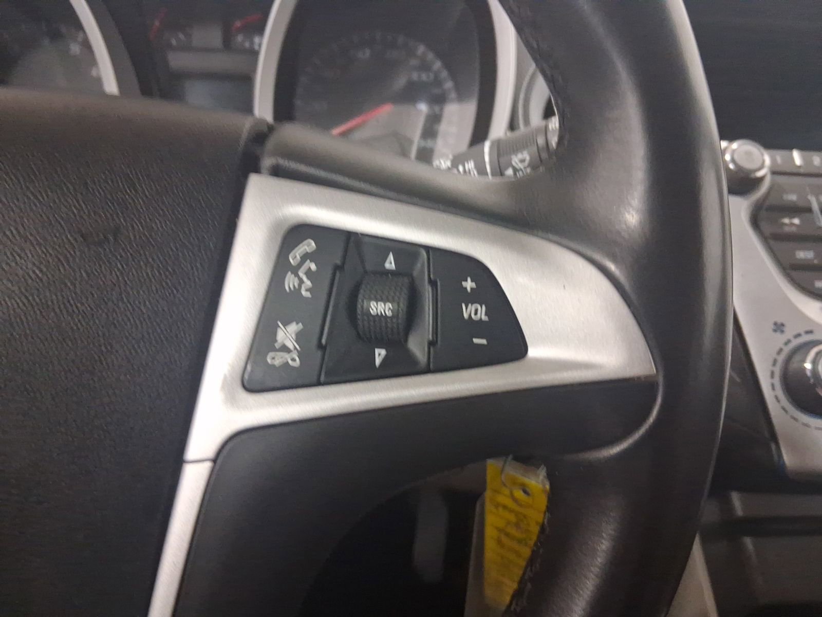 Used 2015 Chevrolet Equinox LTZ image 23