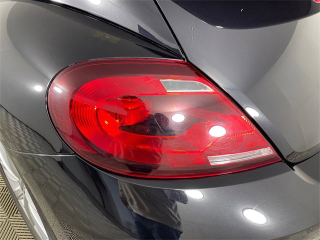 Used 2018 Volkswagen Beetle 2.0T S image 19