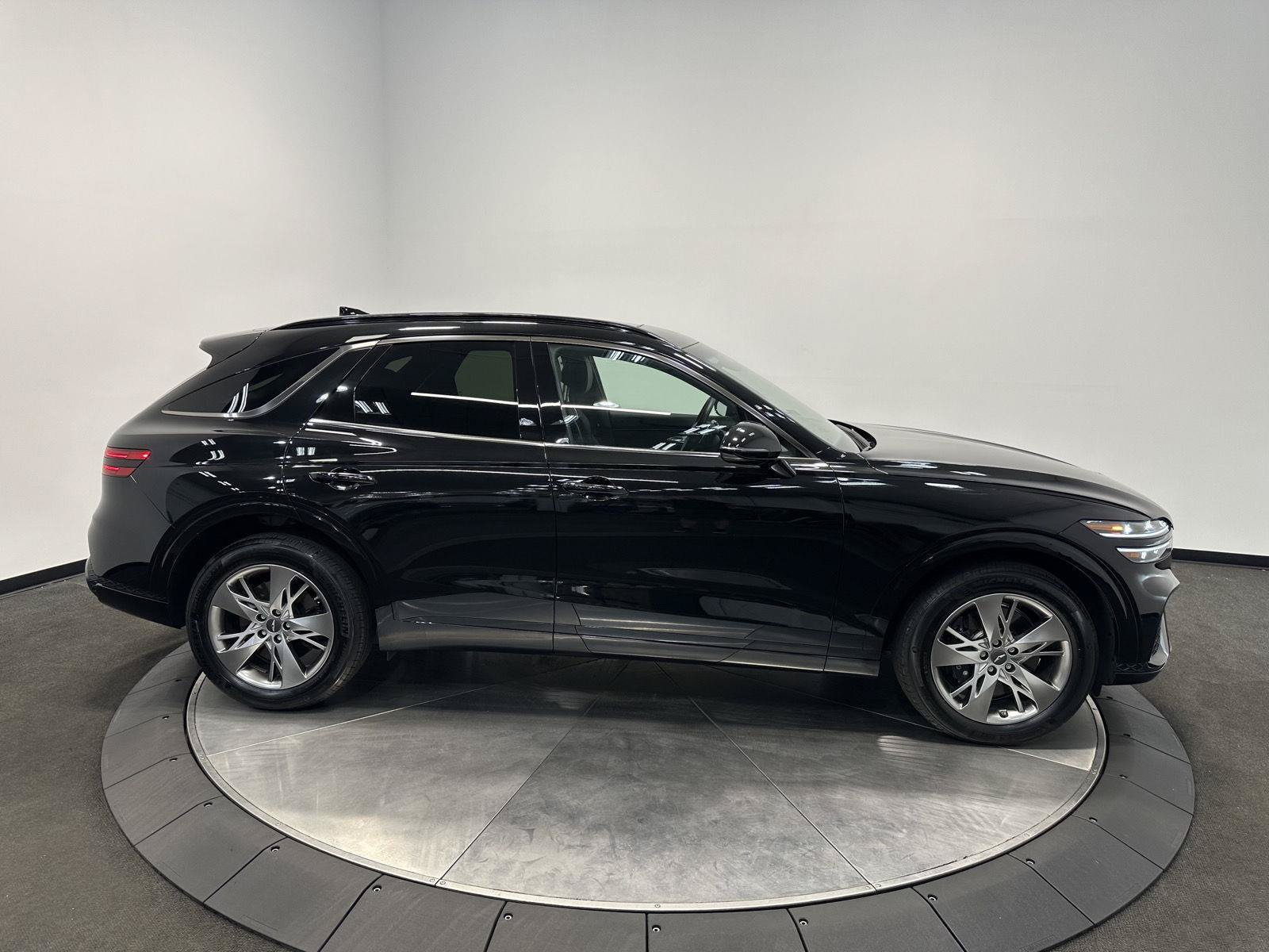 Used 2024 Genesis GV70 3.5T Sport AWD/4WD image 8