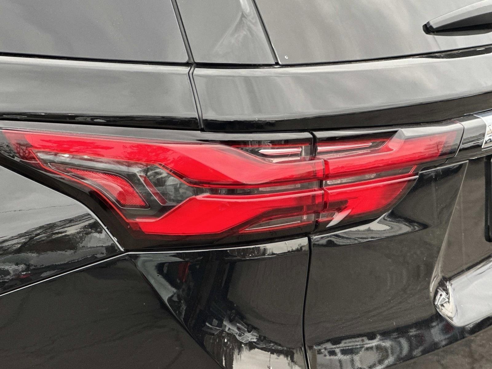 Used 2022 Chevrolet Traverse LT w/ LPO, Floor Liner Package image 6