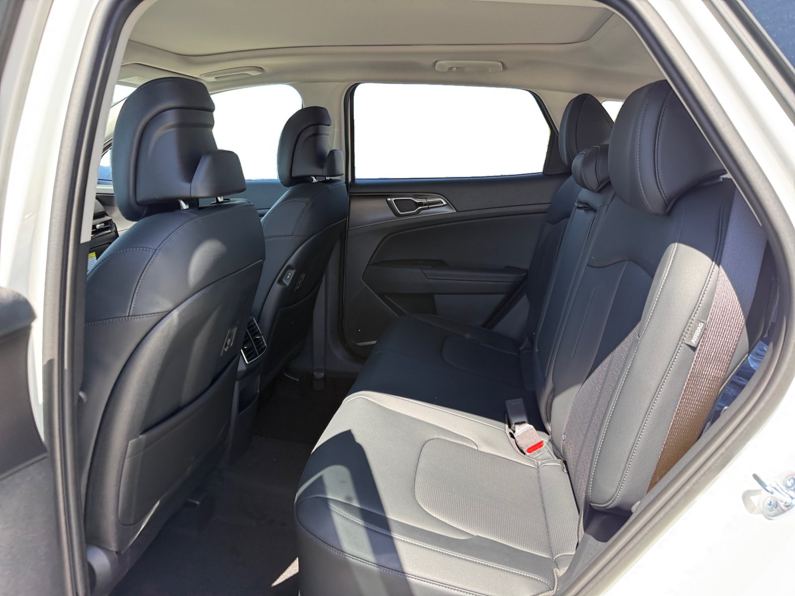 New 2026 Kia Sportage EX w/ EX Panoramic Sunroof Package AWD/4WD image 16