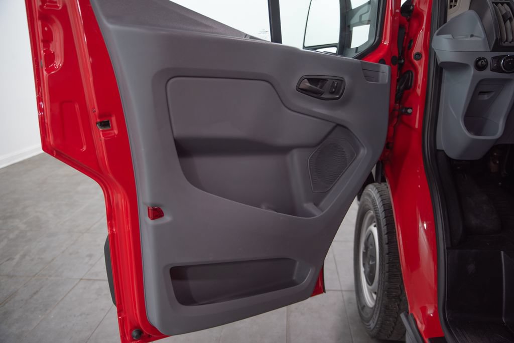 Used 2018 Ford Transit 150 XL RWD image 6