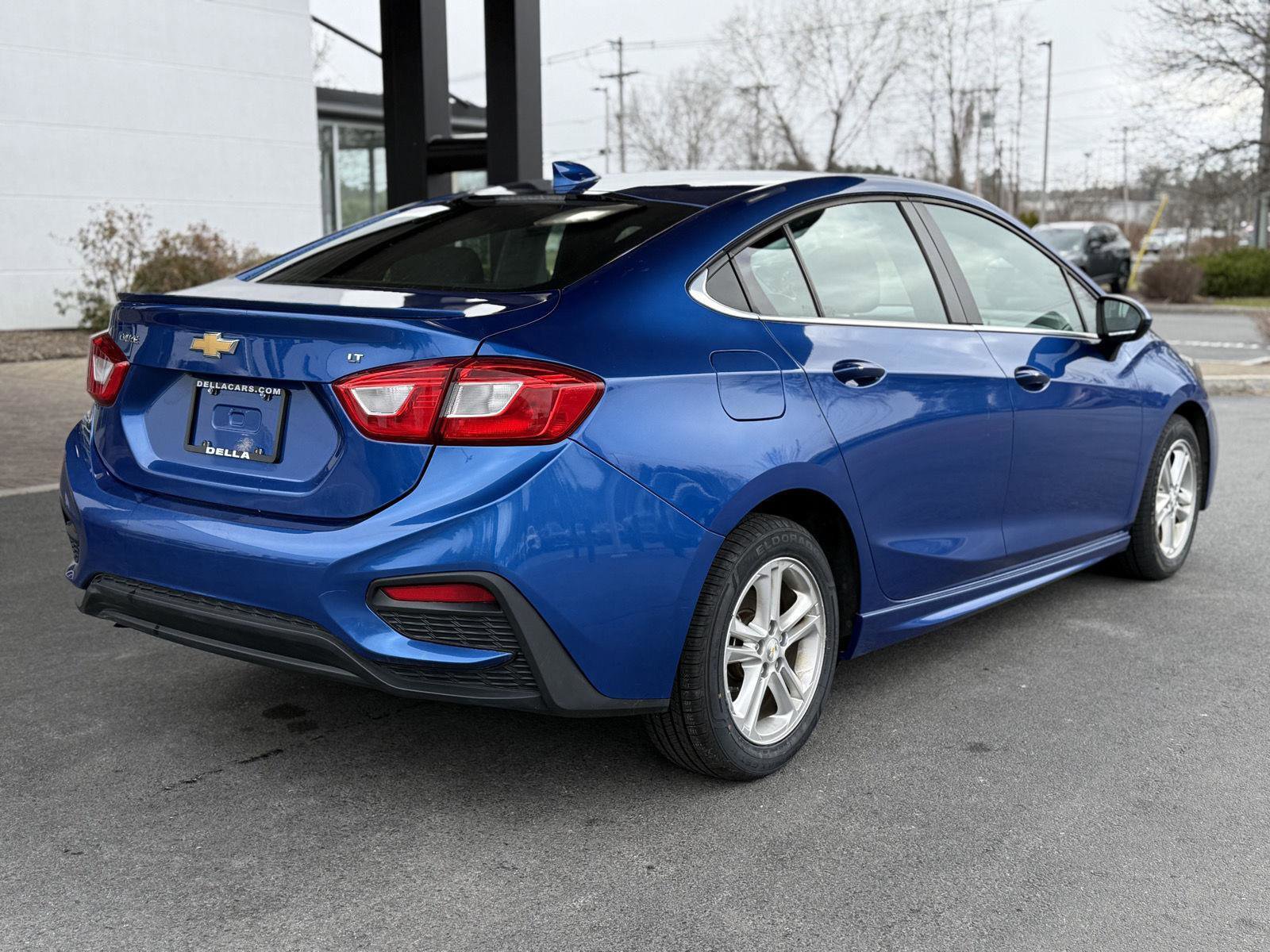 Used 2018 Chevrolet Cruze LT w/ Convenience Package image 5