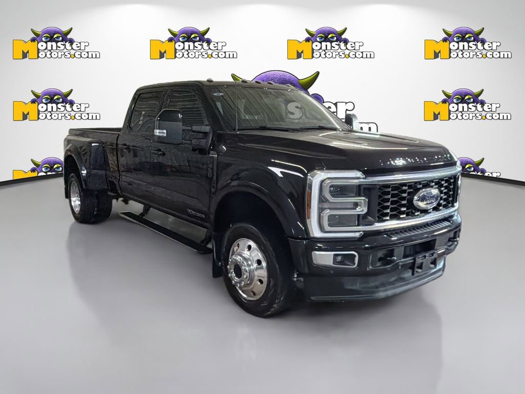 Used 2025 Ford F450 Platinum w/ FX4 Off-Road Package image 3
