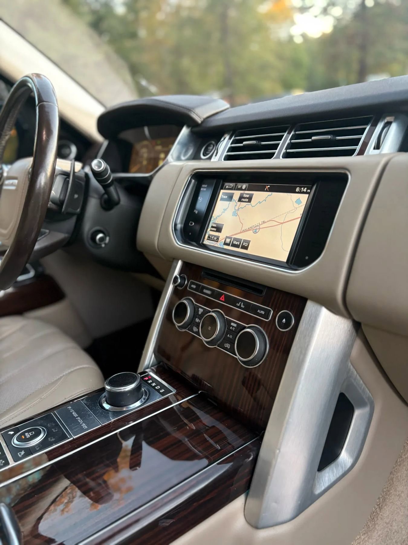 Used 2015 Land Rover Range Rover Supercharged AWD/4WD image 49