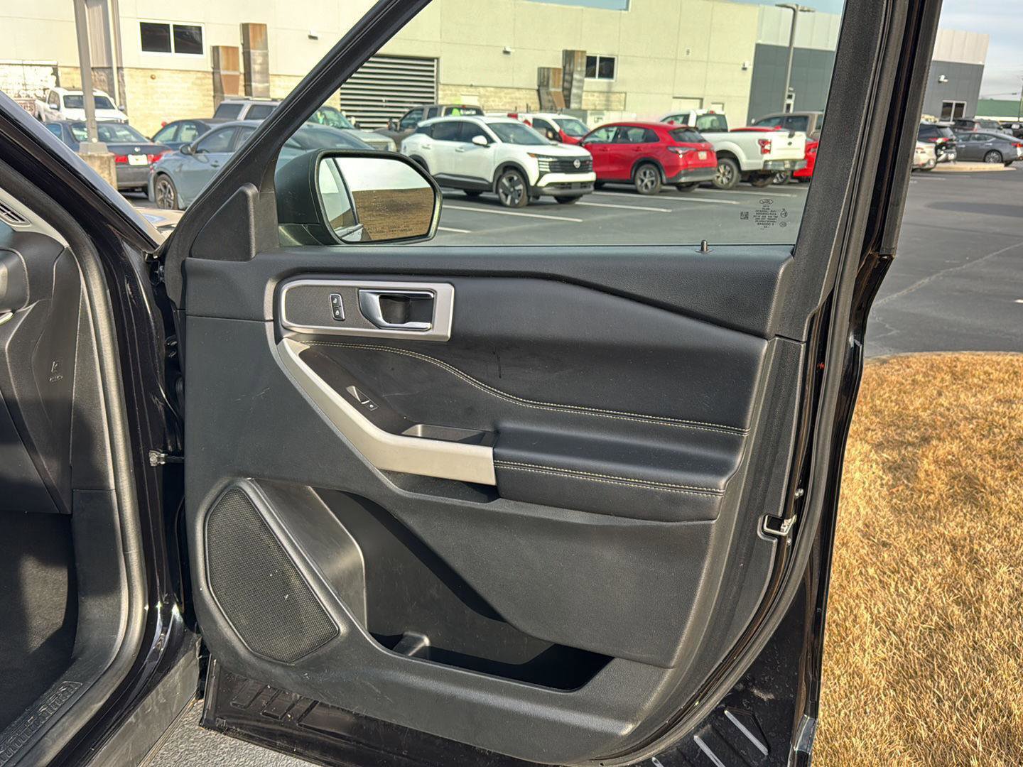 Used 2022 Ford Explorer XLT w/ Equipment Group 202A image 12