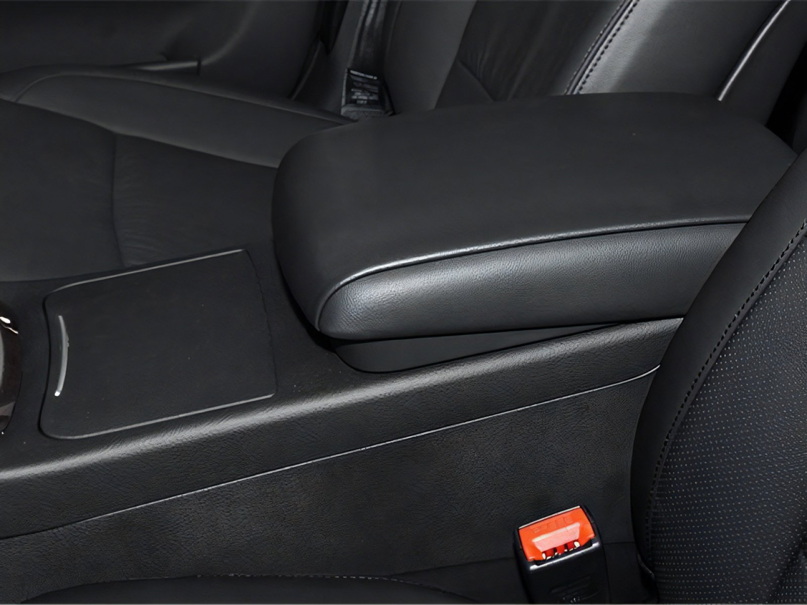 Used 2013 Hyundai Genesis 3.8 image 10