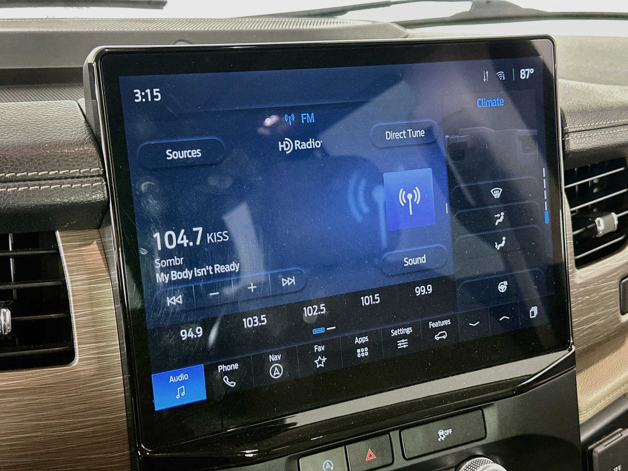 Used 2023 Ford Expedition Limited AWD/4WD image 21
