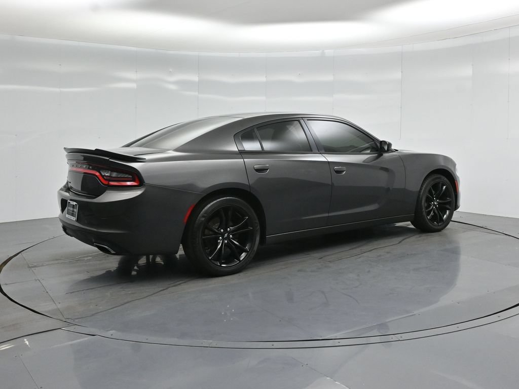Used 2017 Dodge Charger SE w/ Blacktop Package RWD image 25