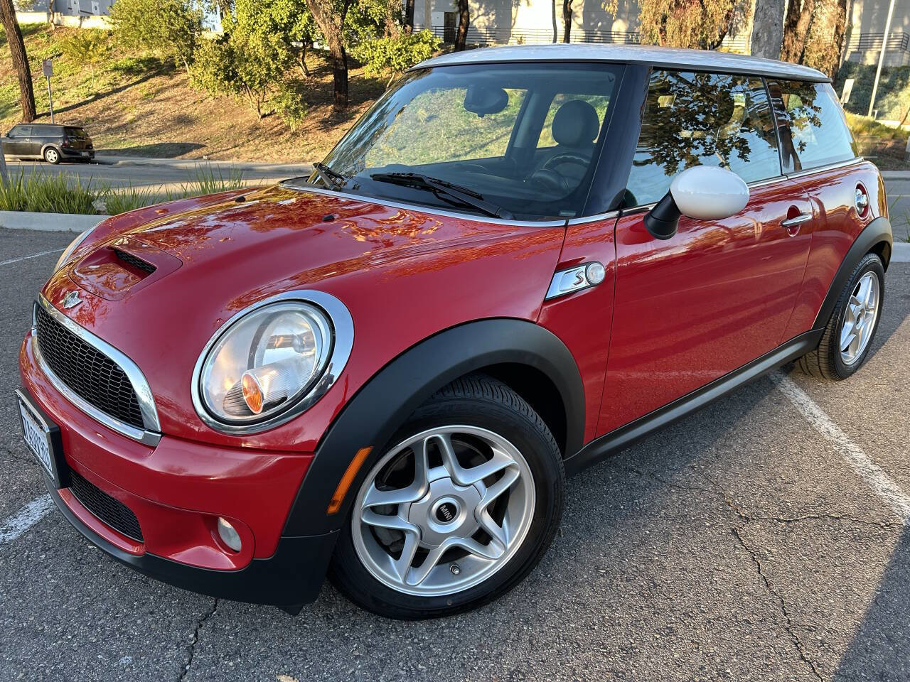 Used 2010 MINI Cooper S image 1