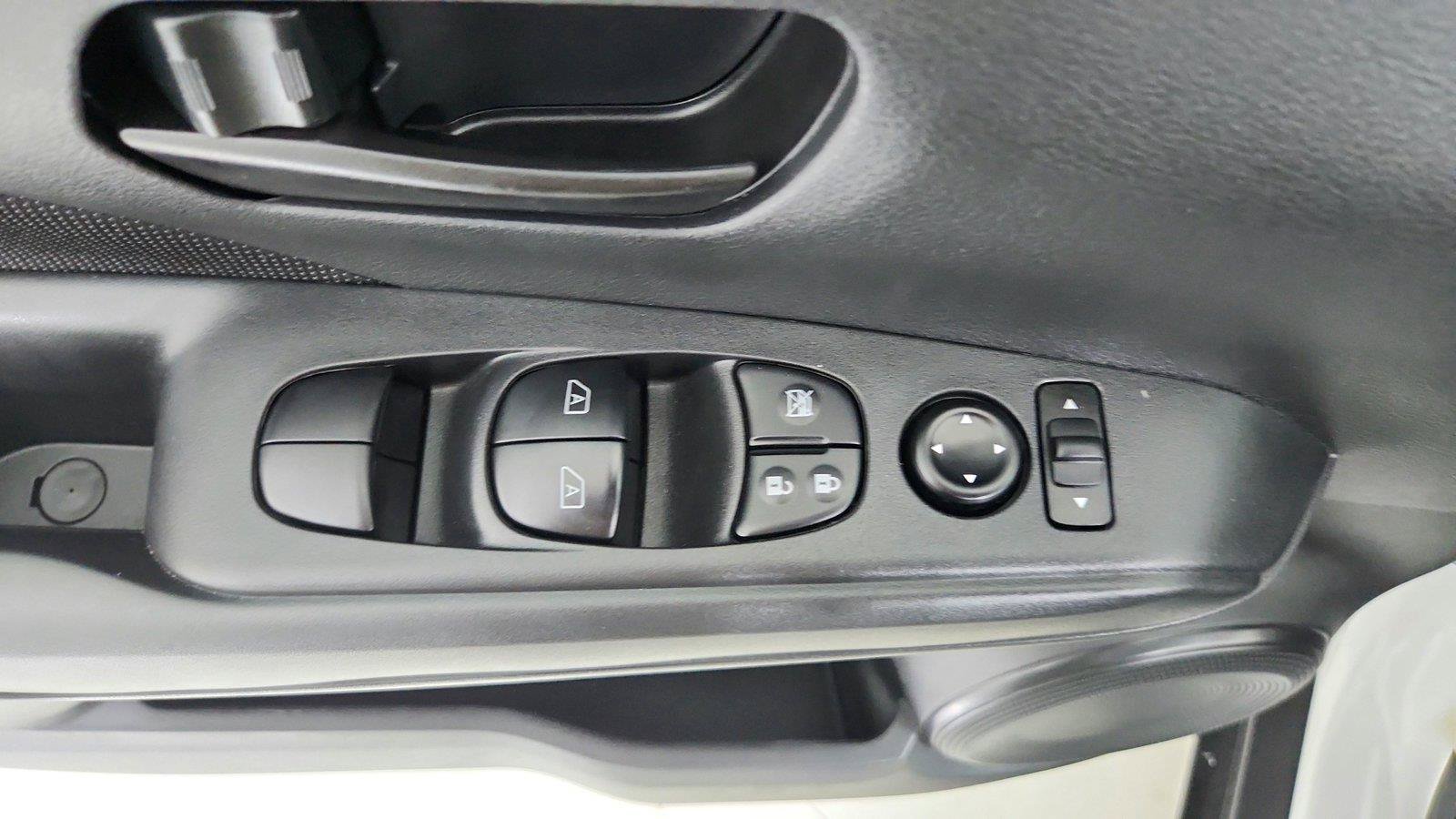 Used 2025 Nissan Kicks Play S FWD image 17