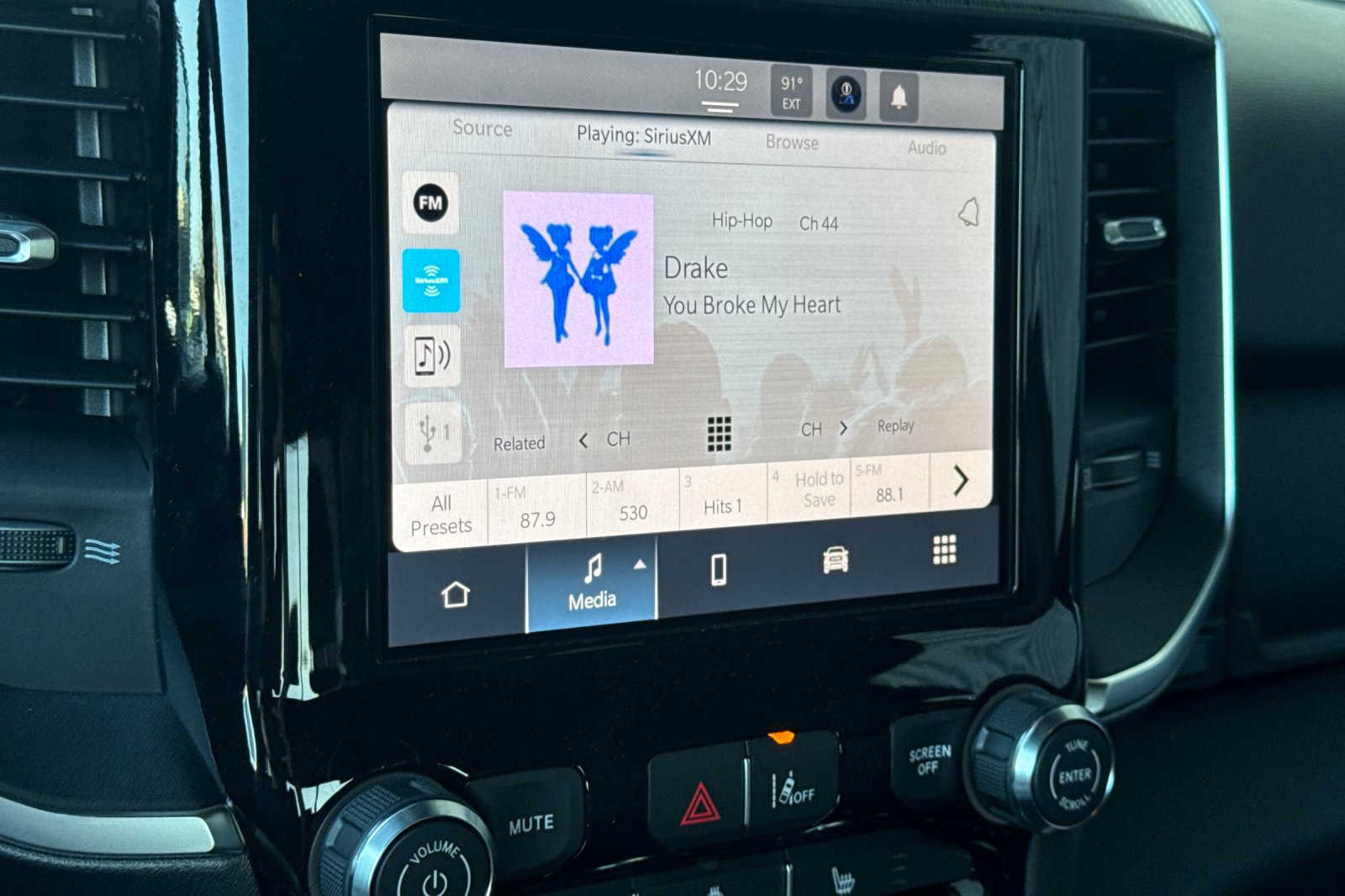New 2027 RAM 1500 4x4 Crew Cab image 16
