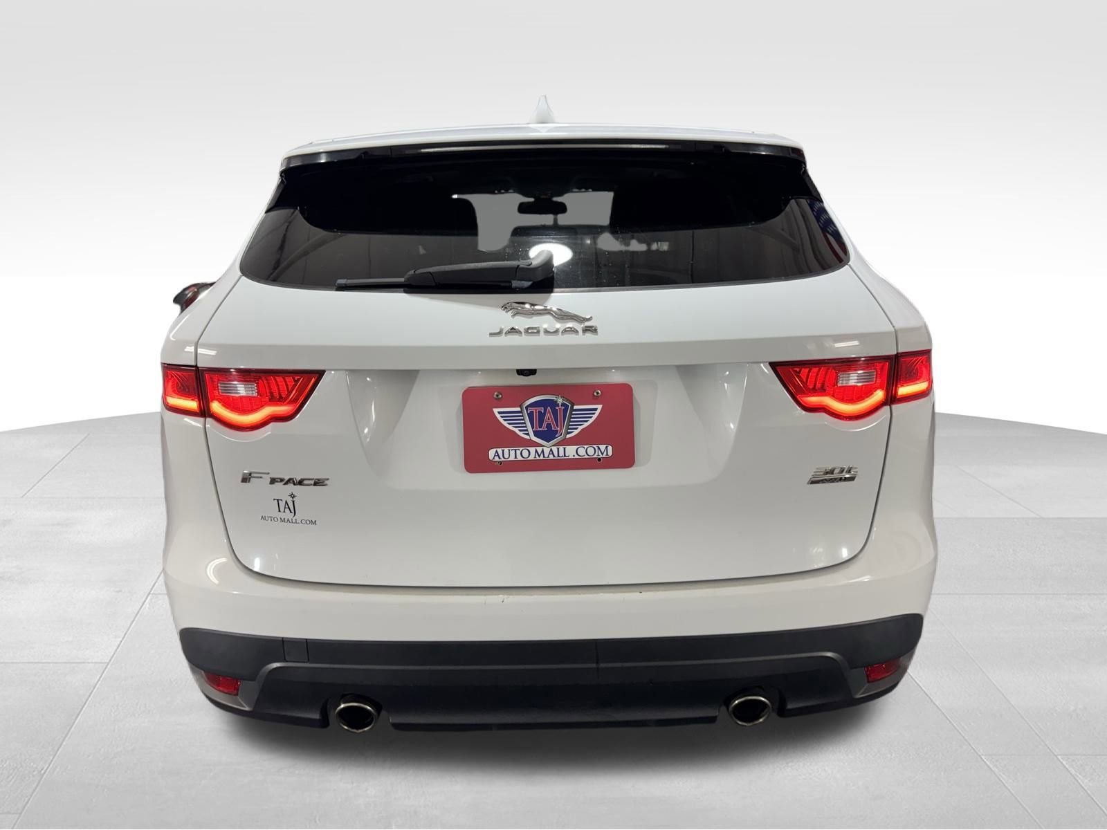 Used 2018 Jaguar F-PACE Premium image 5