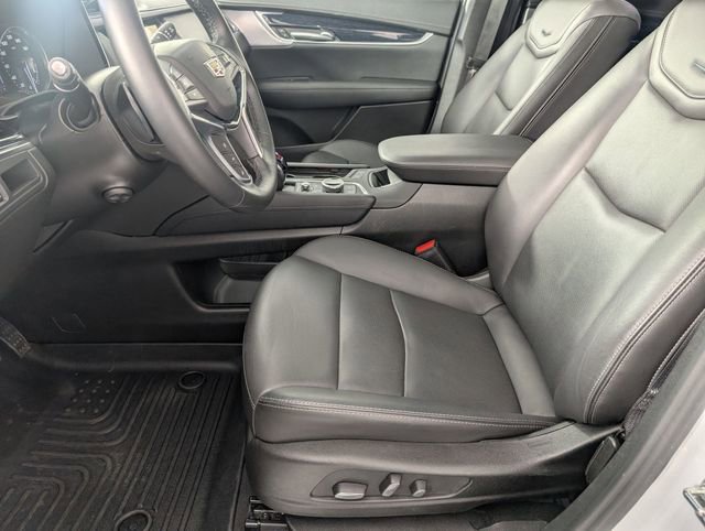 Used 2025 Cadillac XT5 Premium Luxury image 14