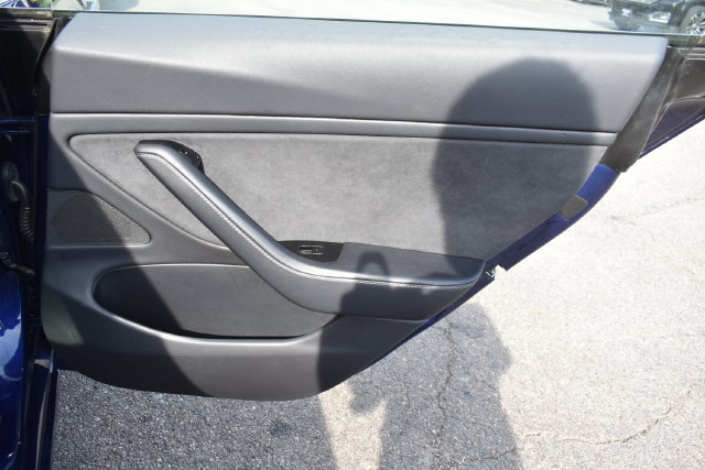 Used 2018 Tesla Model 3 Long Range RWD image 32
