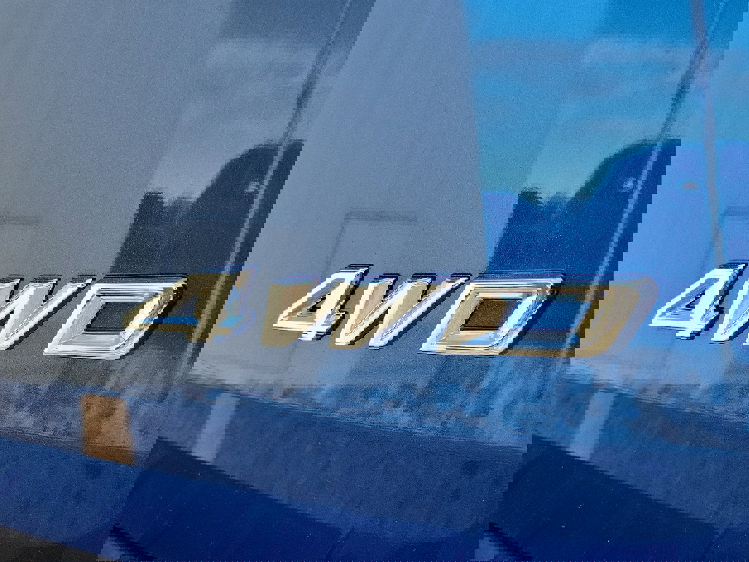 Used 2023 Ford Explorer XLT w/ Equipment Group 202A image 6