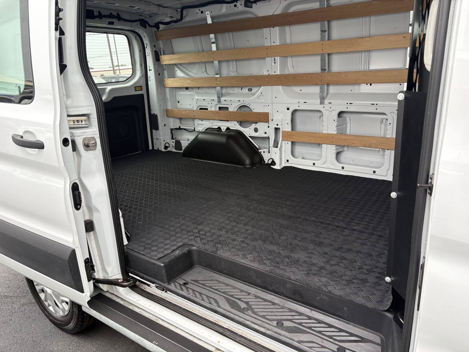Used 2025 Ford Transit 250 Low Roof w/ Exterior Upgrade Package RWD image 10