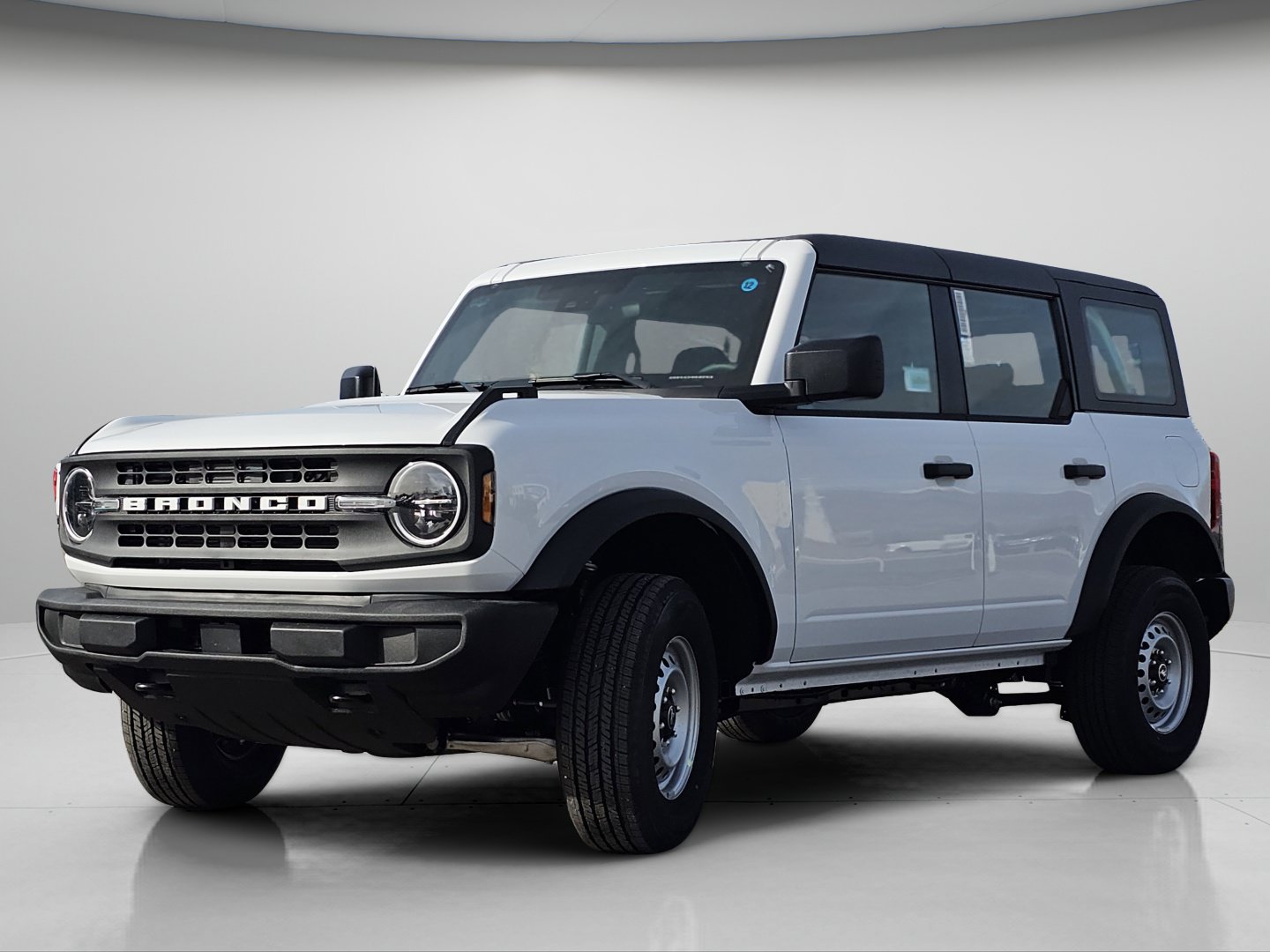 New 2025 Ford Bronco 4-Door AWD/4WD image 18