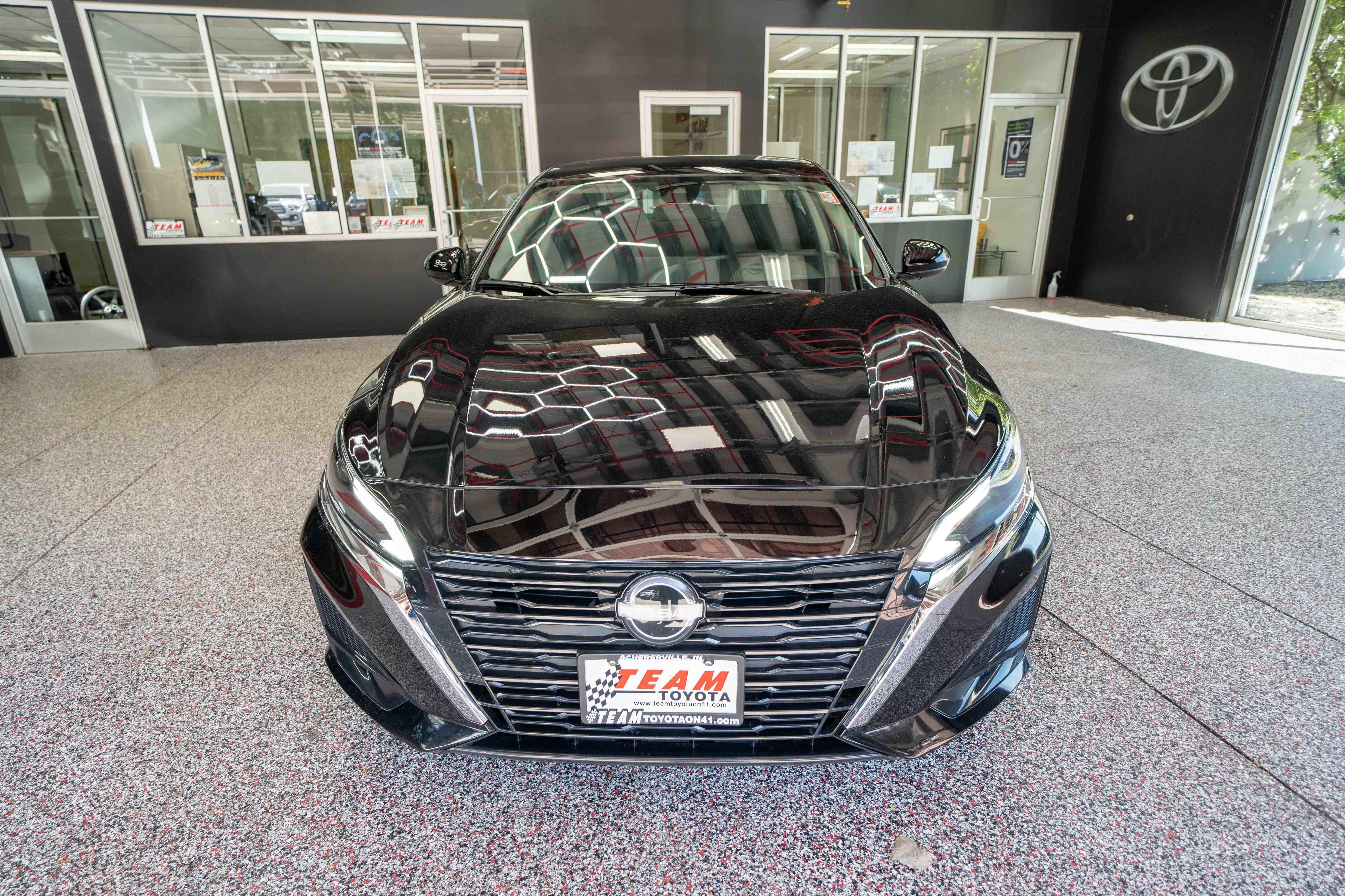 Used 2024 Nissan Altima 2.5 SV w/ SV Premium Package image 6