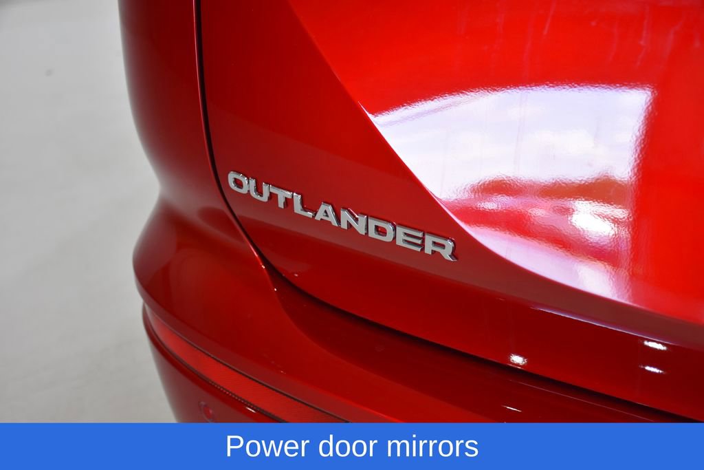 New 2025 Mitsubishi Outlander SE image 28