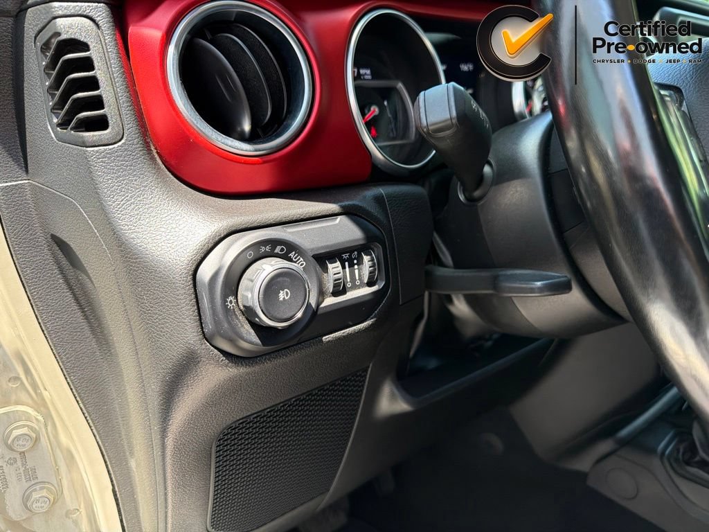Certified 2022 Jeep Wrangler Unlimited Rubicon w/ Dual Top Group AWD/4WD image 45
