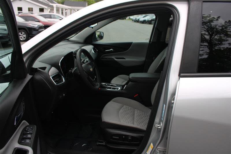 Used 2021 Chevrolet Equinox LS w/ LPO, Blackout Package FWD image 9