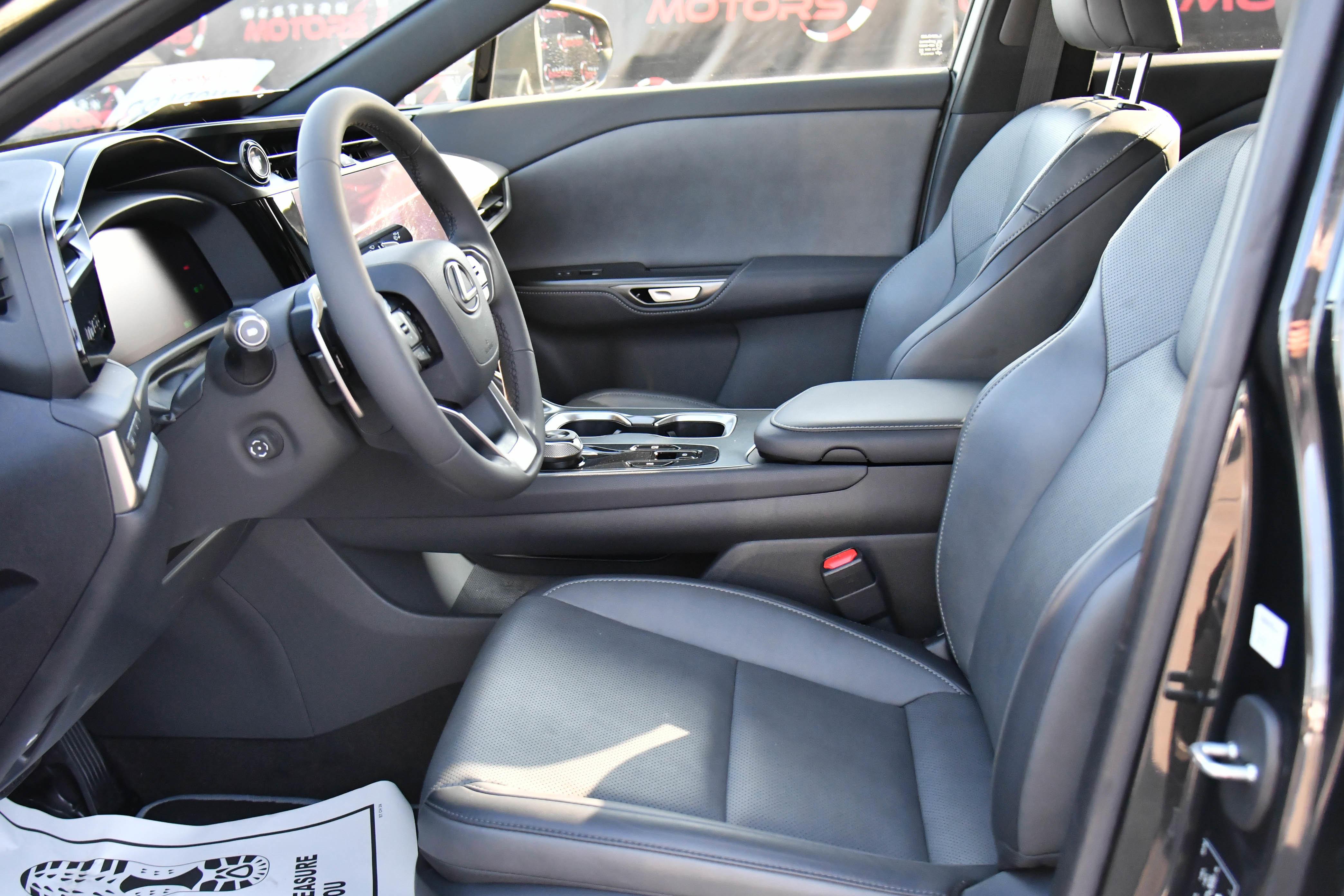 Used 2024 Lexus RZ 300e Premium image 18