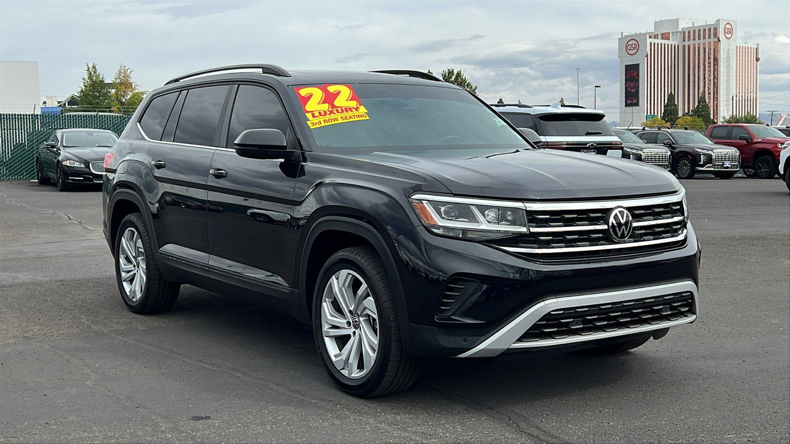 Used 2022 Volkswagen Atlas SE image 3