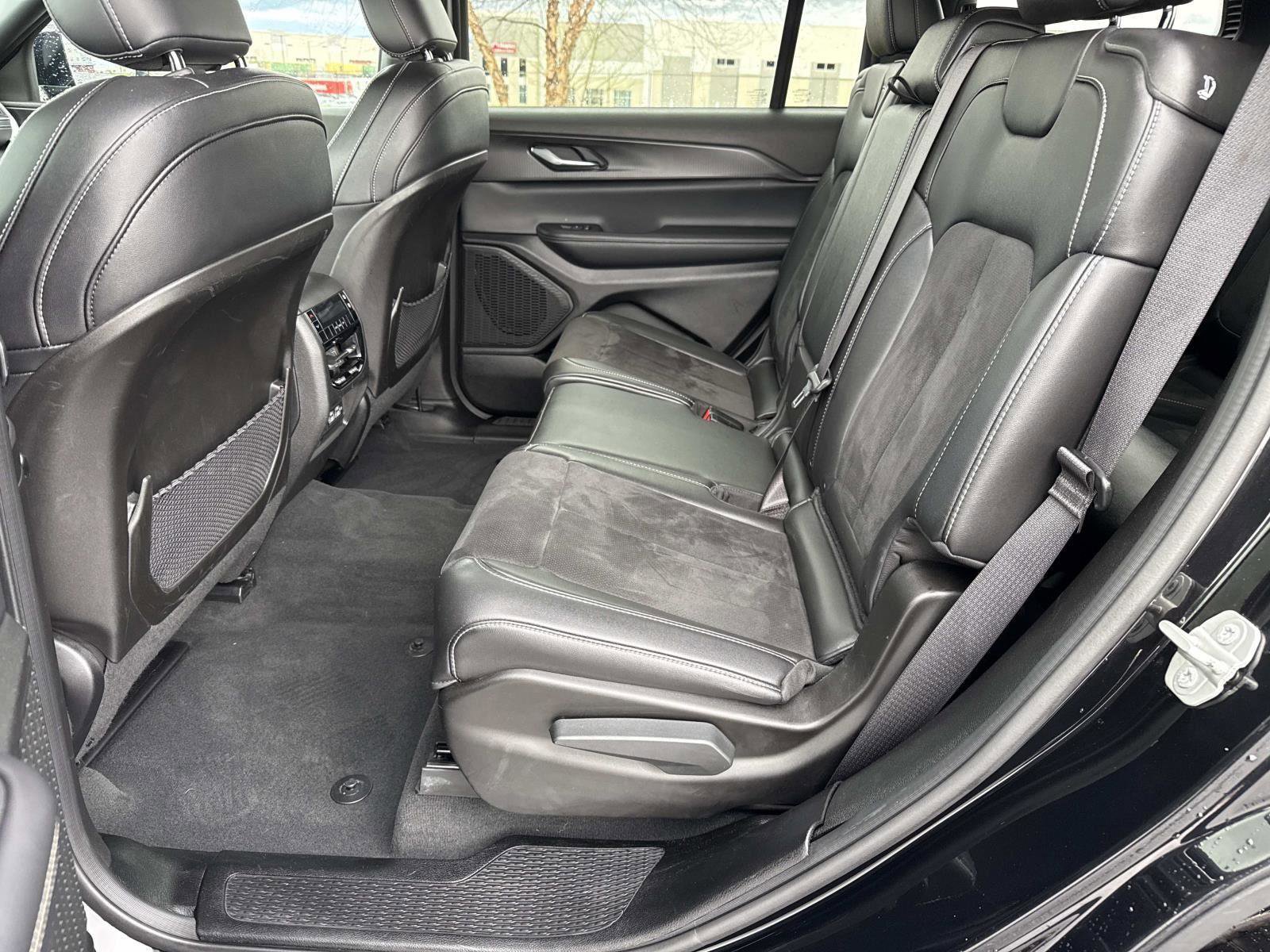 Used 2024 Jeep Grand Cherokee L Laredo AWD/4WD image 22