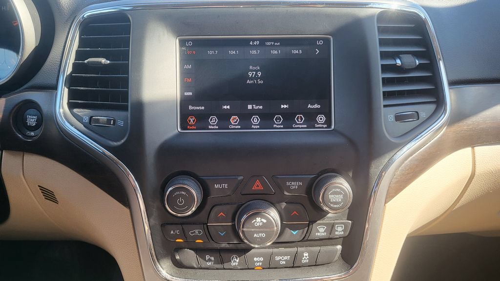 Used 2018 Jeep Grand Cherokee Laredo AWD/4WD image 35