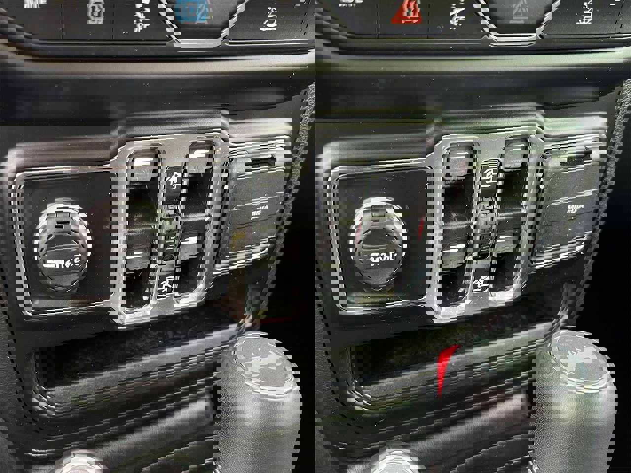 Used 2022 Jeep Wrangler Unlimited Sahara w/ Cold Weather Group image 18